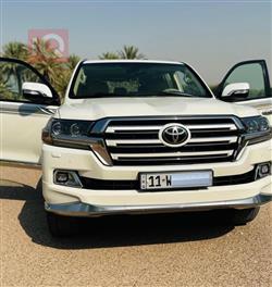 تۆیۆتا لاند کروزەر